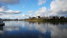 Blick über den Neckar zu den Marsilius-Arkaden